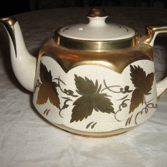 Price Brothers, Gold & Cream Leaf Motif Tea Pot,  Made in England - Picture 1 of 2